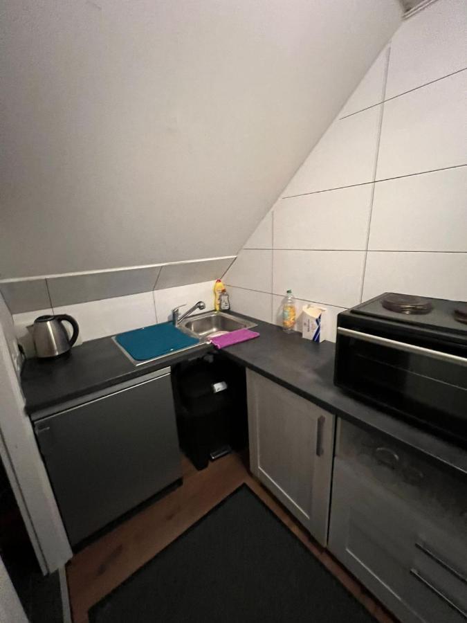Adam'S Hostel - Self Check-In & Only Private Rooms Düsseldorf Exteriér fotografie